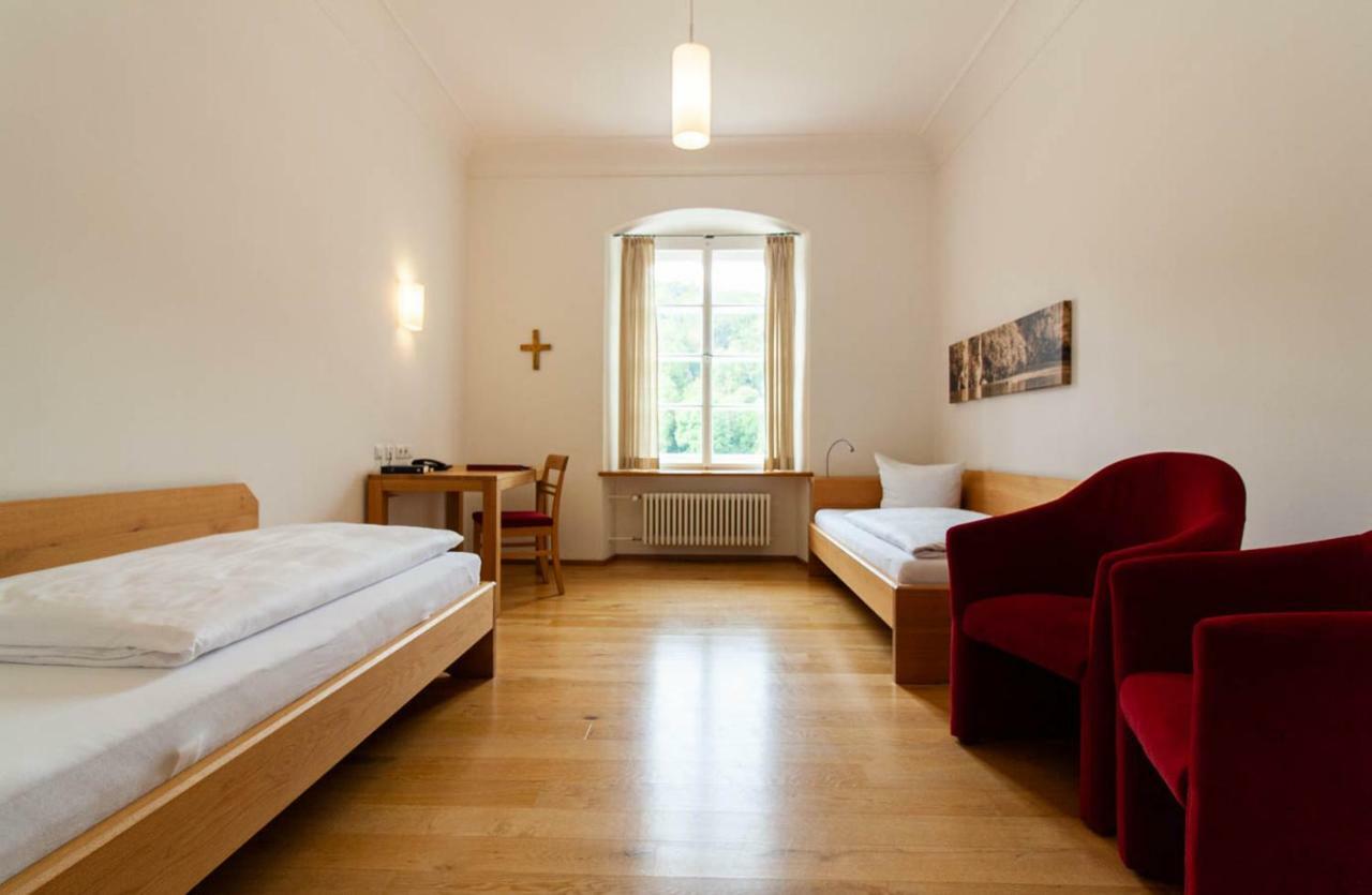 Gaestehaus St. Georg - Weltenburger Klosterbetriebe Gmbh Kelheim Buitenkant foto